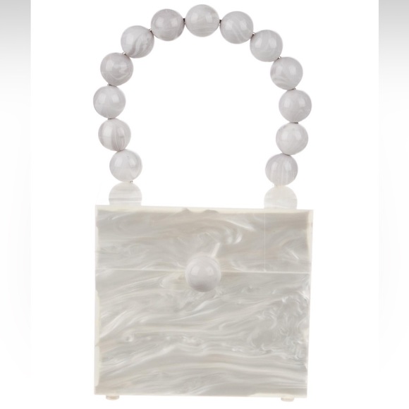 Cult Gaia
Eos Box Bag in Pearl - Picture 16 of 17